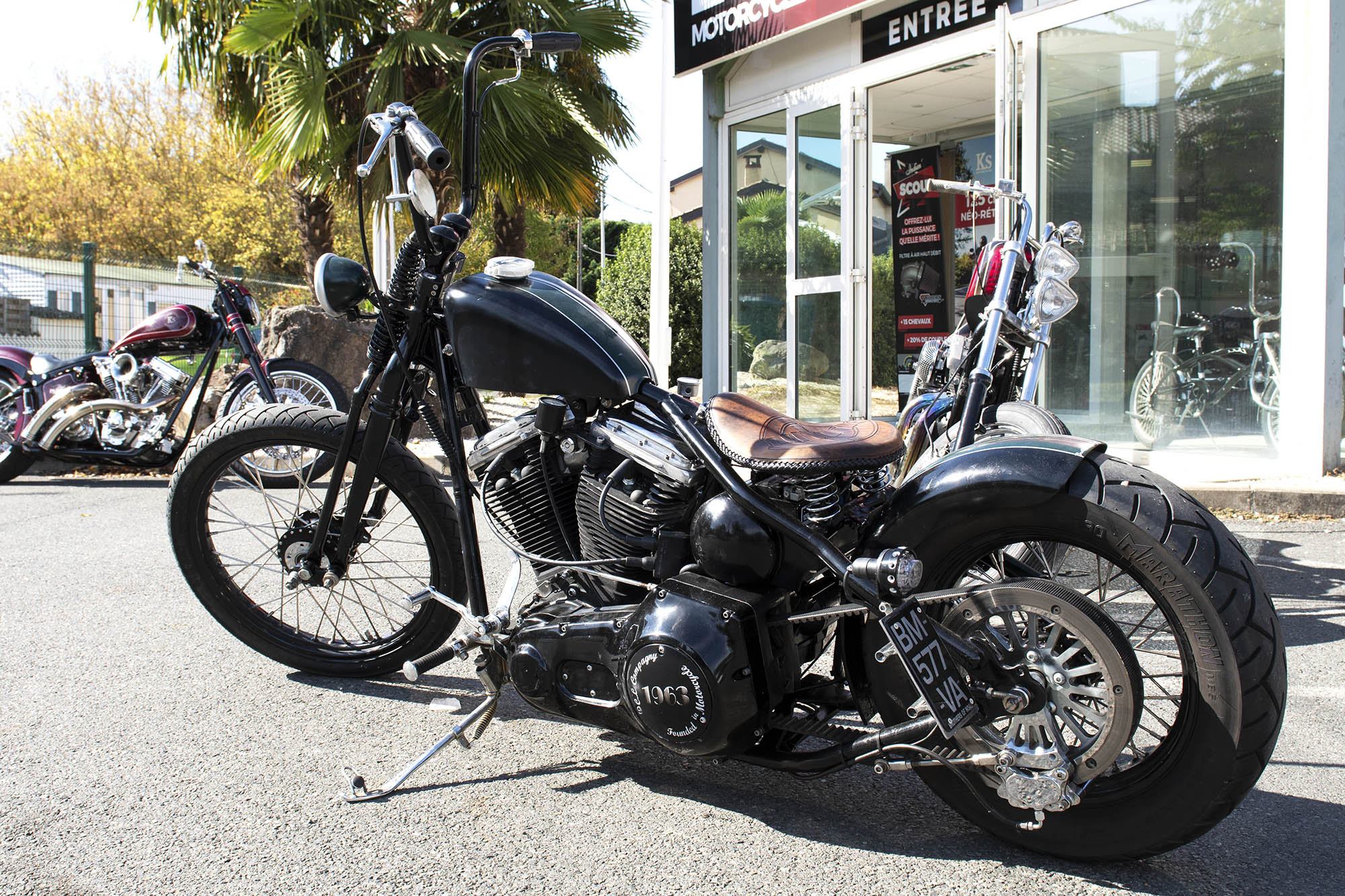photo d'un chopper noir bi-cylindre transmission par courroie magasin de motos KS Motorcycles