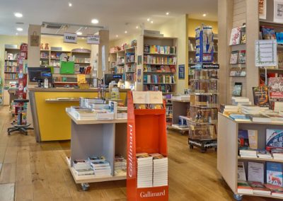 Visite virtuelle de la librairie LA MAISON JAUNE à Neuville sur Saône