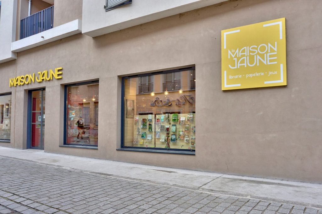 facade librairie La maison jaune à Neuville sur Saône 69250 Rhône